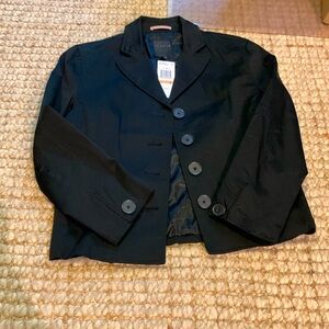 Women’s Limited Size 6 Buttoned Blazer with Front Pockets NWT.